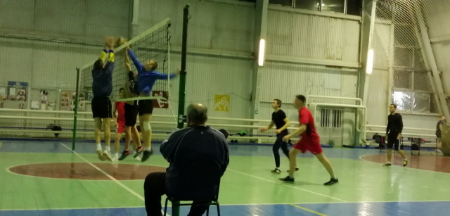 Соревнования по волейболу - ГБПОУ РО «МАПТ»